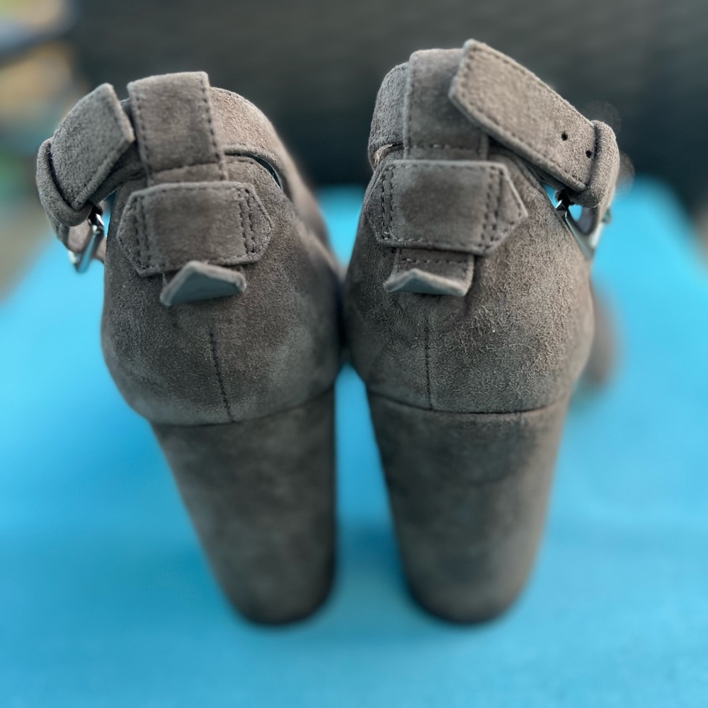 Ralph Lauren suede shoes- chunky heel-size 9 - Picture 4 of 4